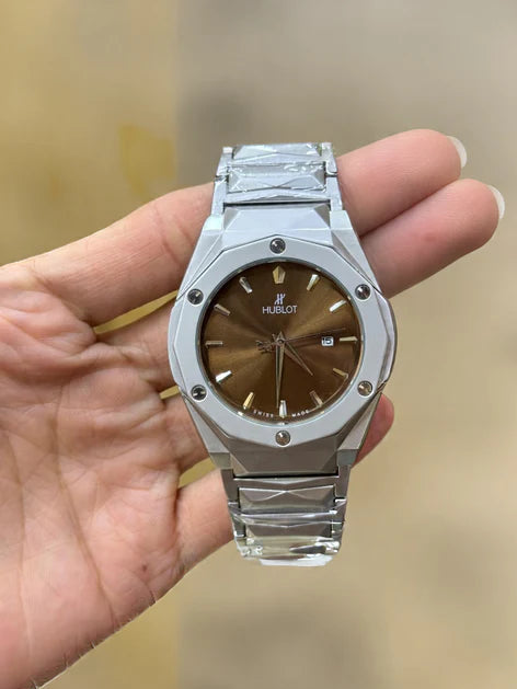 Hublot Classic Fusion Diamond-Cut Style Watch